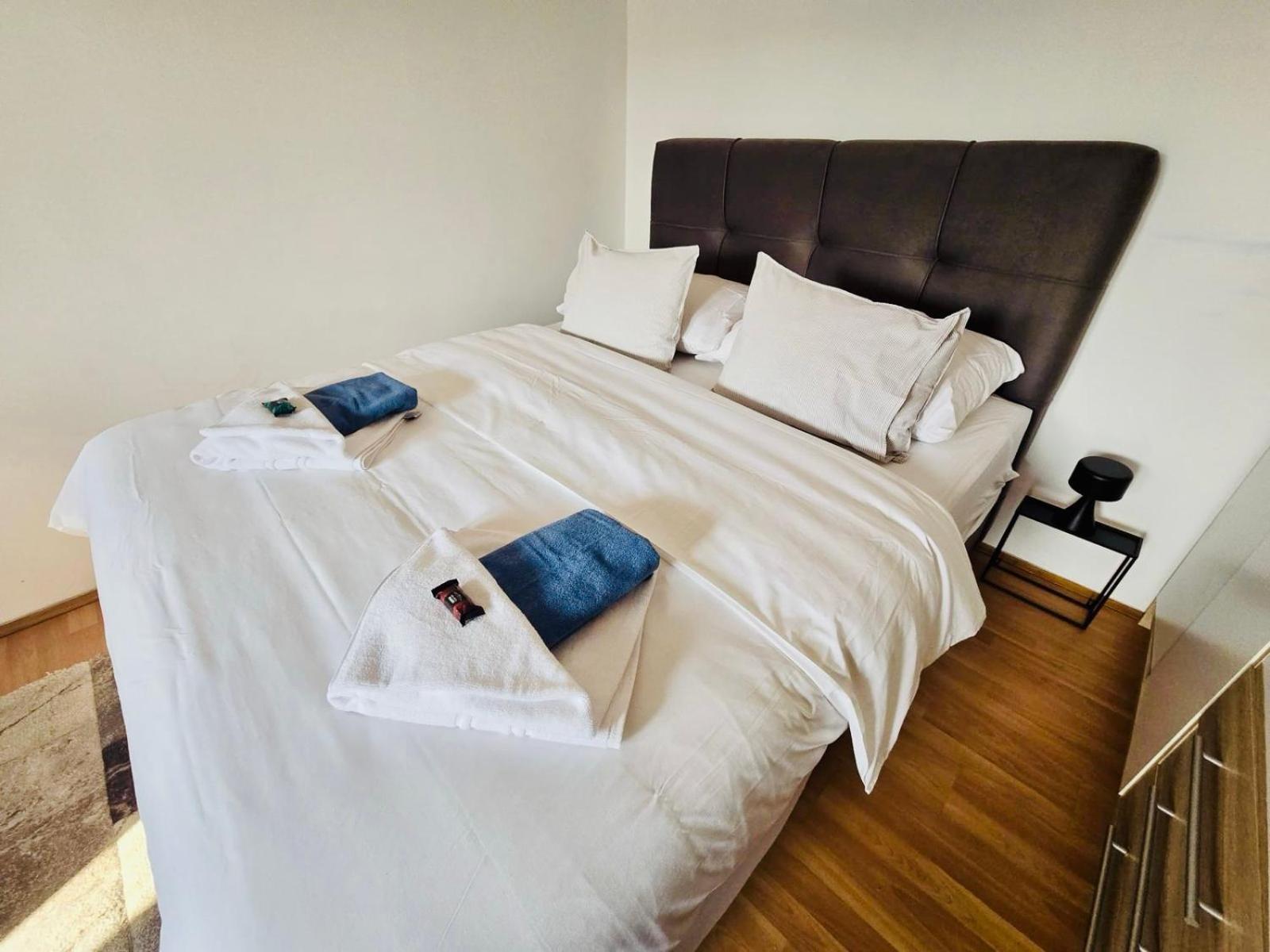 Fly By Suite - Zagreb Airport - 0-24H Self Check In&Out - Parking On Site Velika Gorica Exteriér fotografie