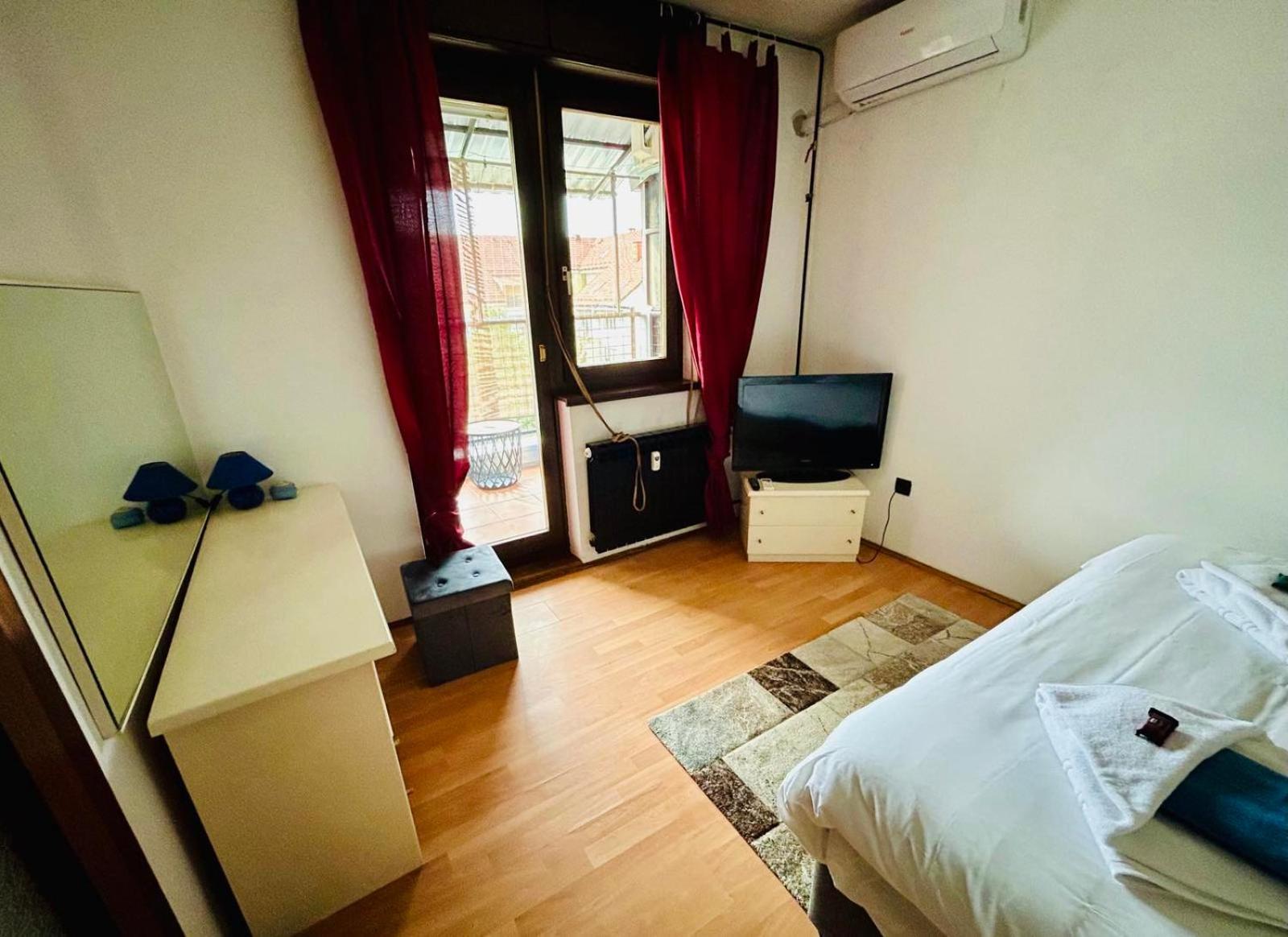 Fly By Suite - Zagreb Airport - 0-24H Self Check In&Out - Parking On Site Velika Gorica Exteriér fotografie