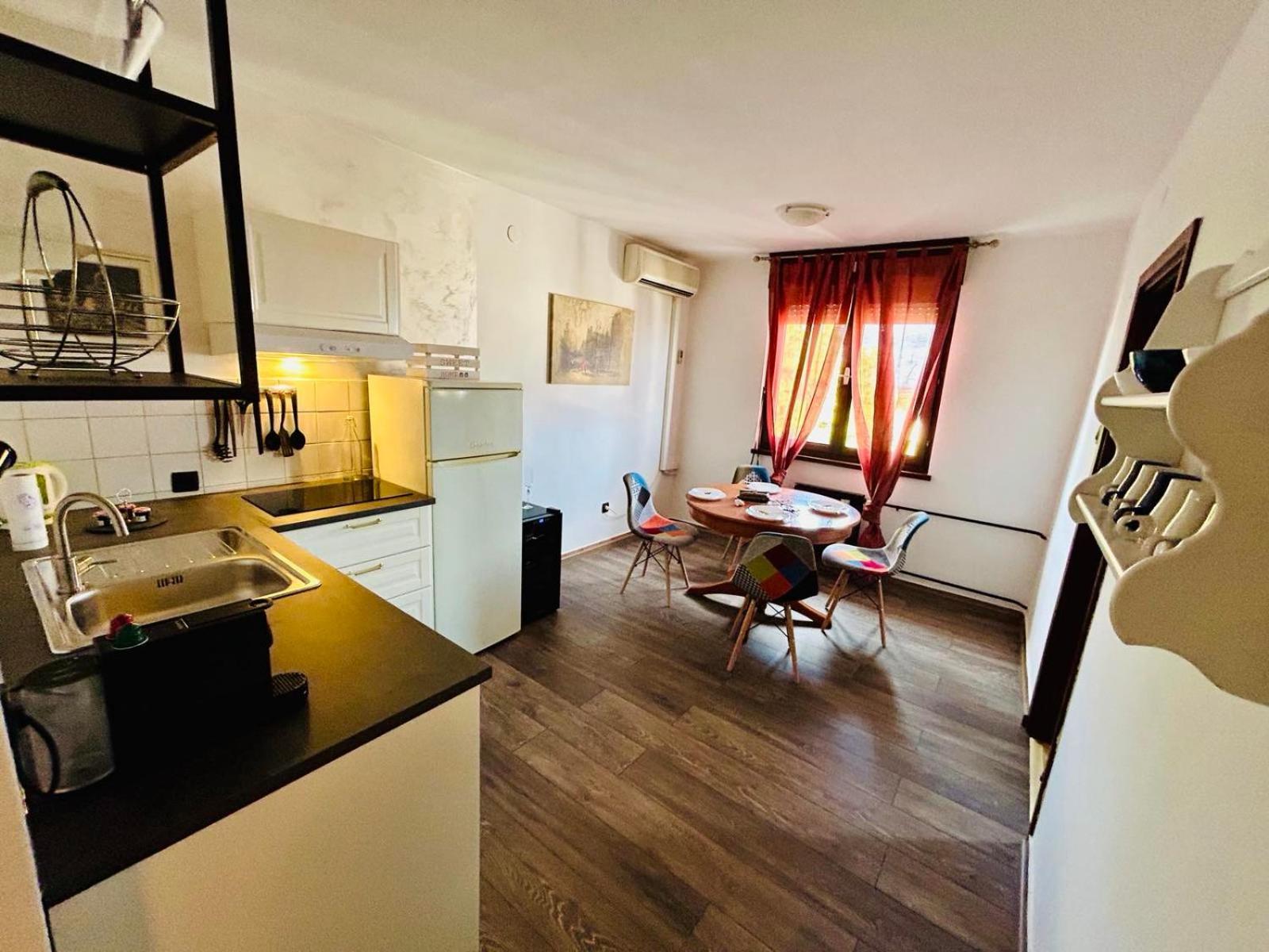 Fly By Suite - Zagreb Airport - 0-24H Self Check In&Out - Parking On Site Velika Gorica Exteriér fotografie
